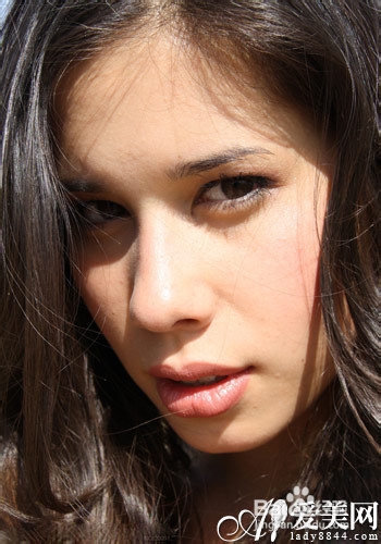 只需轻松几步 彻底摆脱草莓鼻