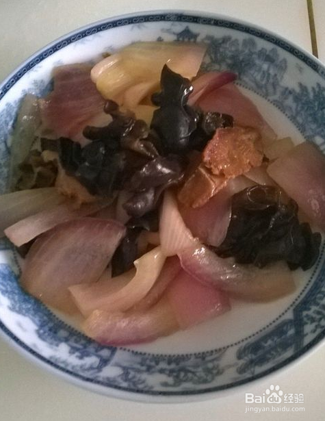 洋葱炒木耳是怎做的