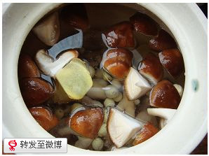 春季营养滋补靓汤—红枣莲子鸡爪汤