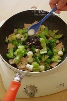 排毒防癌沪式甜酱西兰花的做法