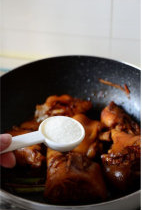 海带花生烧猪蹄