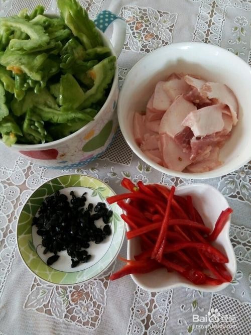苦瓜炒肉的做法