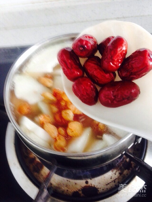 莲子冬瓜桂圆红枣枸杞汤