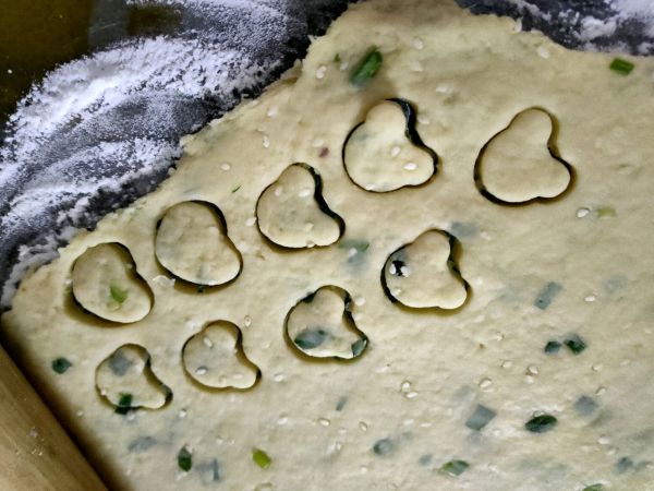 营养酥脆黄油香葱鸡蛋小饼干