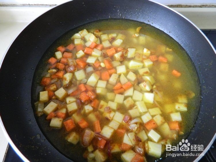 如何在家制作咖喱土豆盖饭
