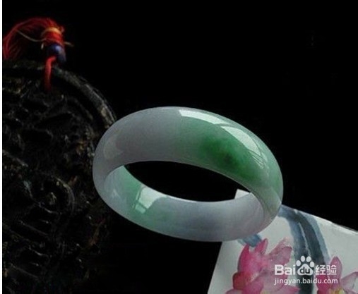 翡翠a货手镯的价格怎么样？