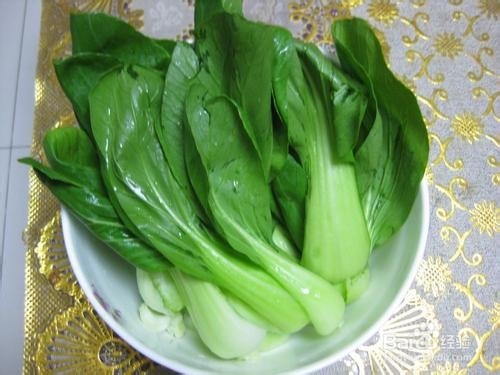 美味酱汁油菜