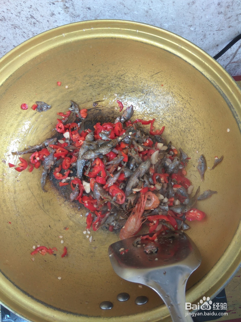 红椒炒小干鱼