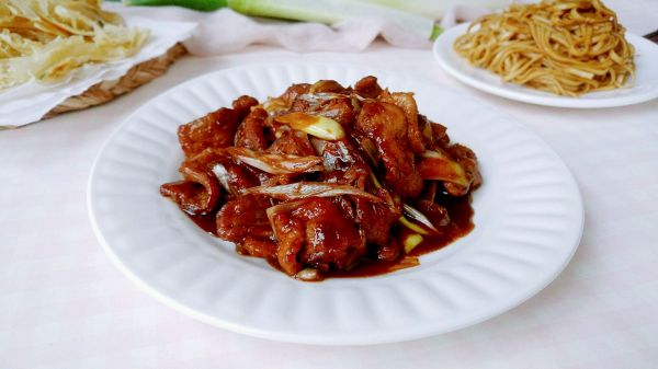 酱酱葱白过油鸭