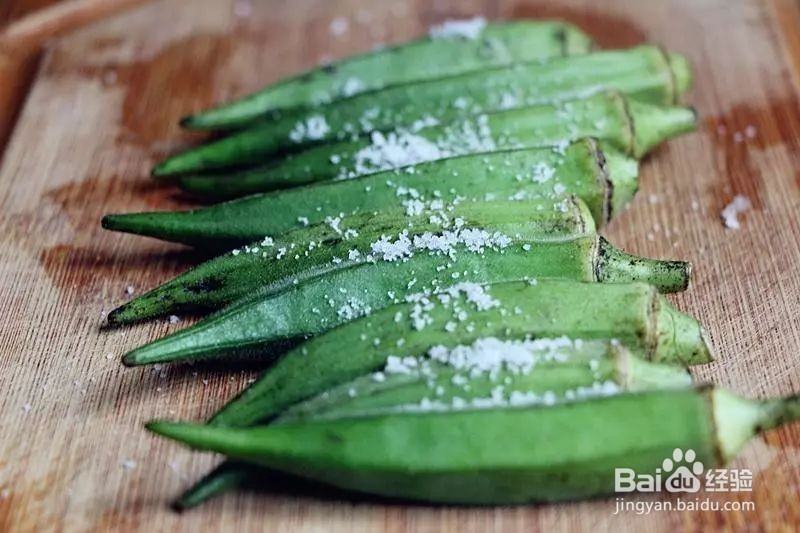 秋葵炒鸡丁怎么做？#校园分享#