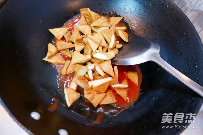 茄汁豆腐角的做法