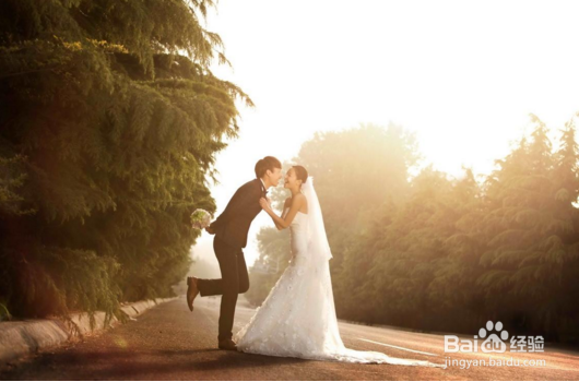 从刘洲成打妻离婚案，女人该学会这样看待婚姻