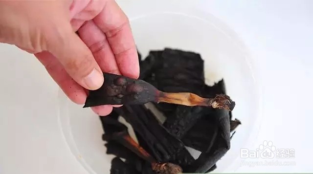 怎么用香蕉皮自制有机肥养花种菜