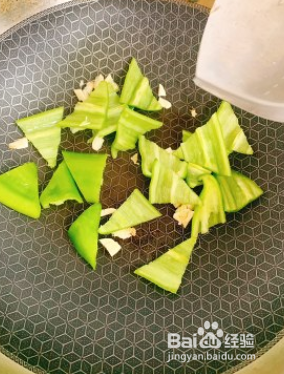 菠萝炒虾仁的做法