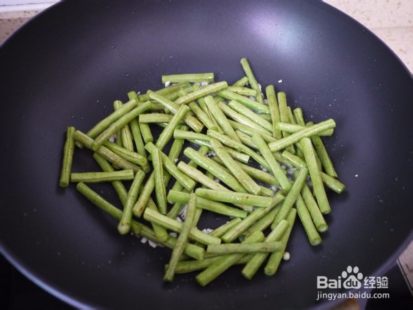 橄榄菜干煸豆角的做法