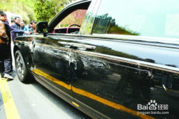 如何拍摄车辆刮擦事故照片