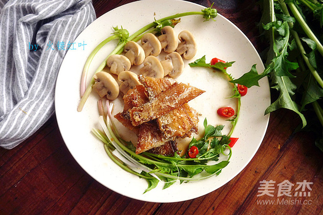 鲜菇浇带鱼的做法