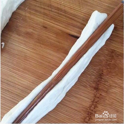 在家自制油条的家常方法，健康简单味道好！