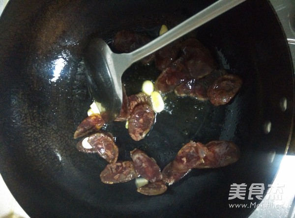 荷兰豆炒腊肠
