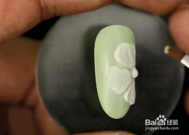 怎样做古韵瓷器水晶雕花美甲？