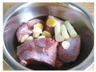 五香酱牛肉的家常做法