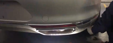 迈腾后保险杠拆卸方法