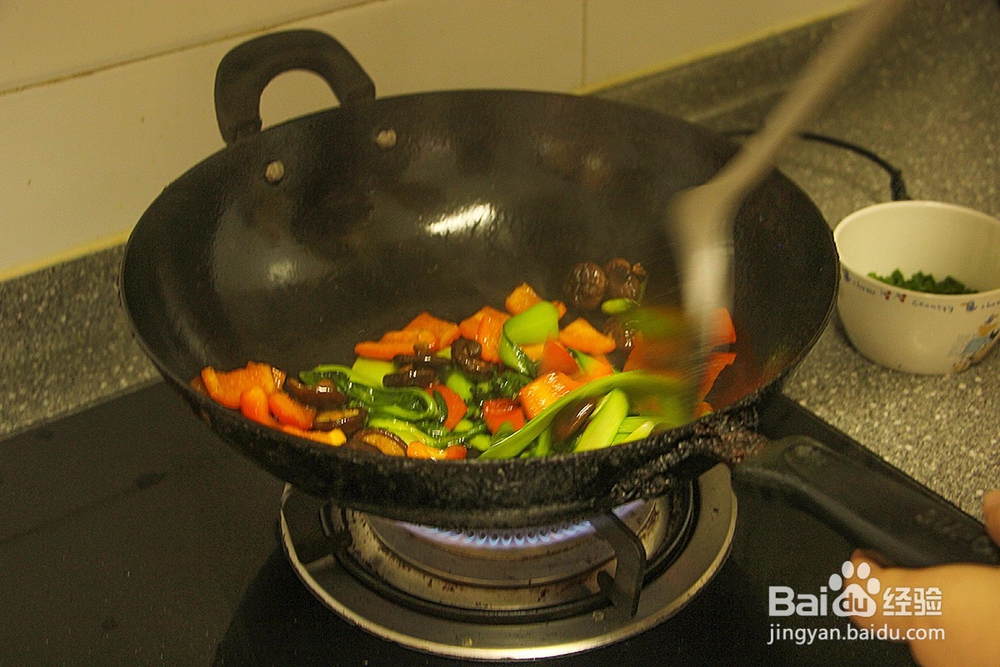 家常美食——香菇炒青菜