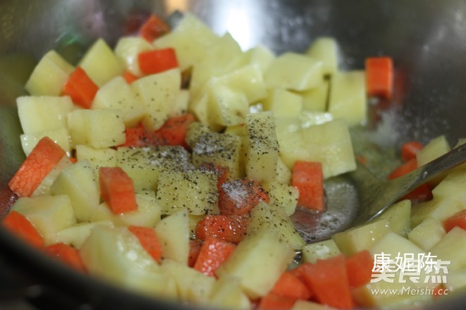 土豆排骨杂粮饭