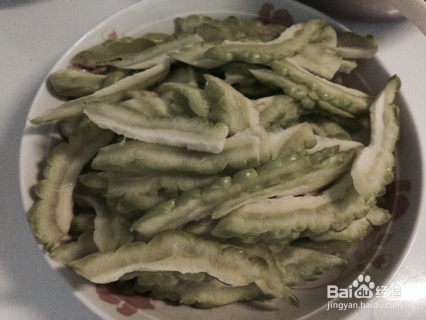 火腿鸡蛋炒苦瓜的做法