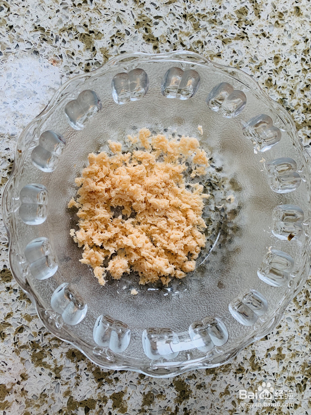 怎么做宝宝辅食之三文鱼什锦羹？