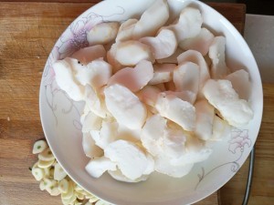 青蒜腊肉炒马蹄