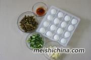 制作腌菜炒汤圆
