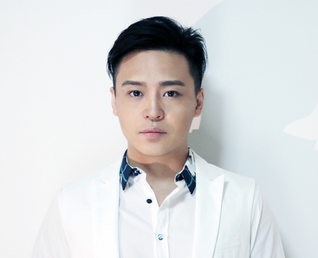 “难道注定要在情海中漂泊，还是这个世界太冷漠”是节选哪首歌上的