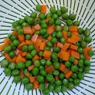 制作酸甜可口的菠萝炒饭