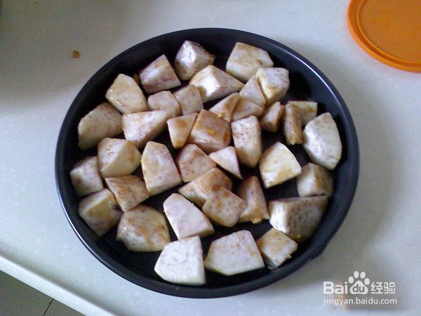 如何在家就能做一份香芋蒸排骨呢?