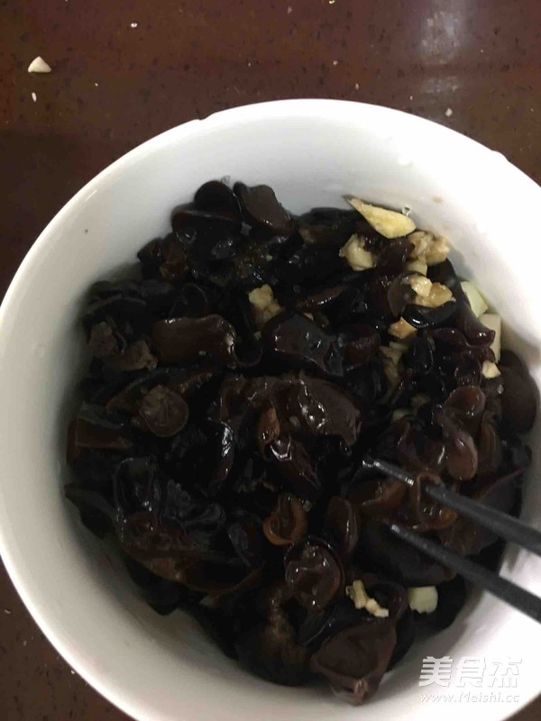 凉拌木耳的做法