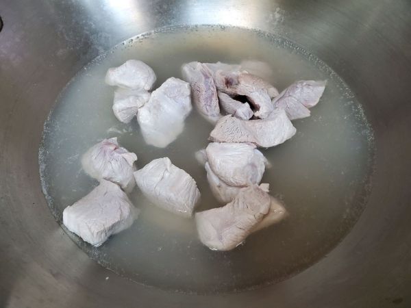 雪耳南杏无花果雪梨汤