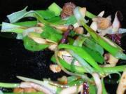 怎样自制南瓜鸡肉电锅饭