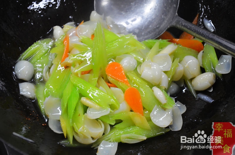 幸福美食：清新爽口的西芹百合