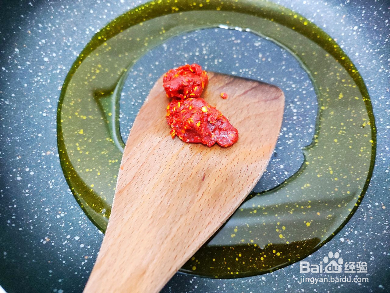 豆腐炒腊肉的做法