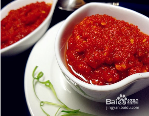怎样做出浓郁辣味清新的蒜蓉辣椒酱