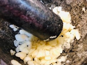 怎么做橄榄油鲜蒜百里香法棍片