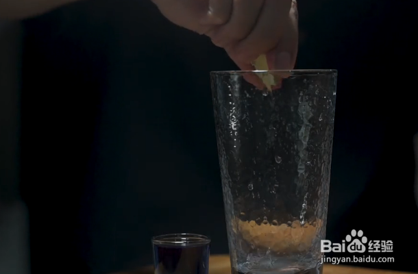 马提尼鸡尾酒做法