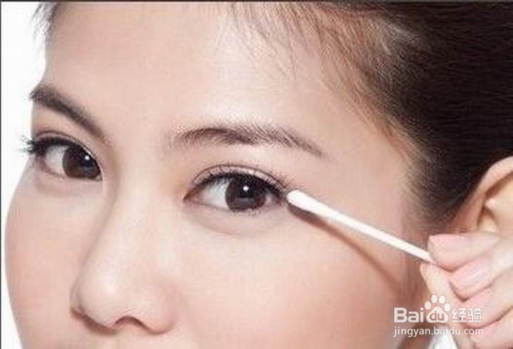 嘴唇总裂要怎么办？