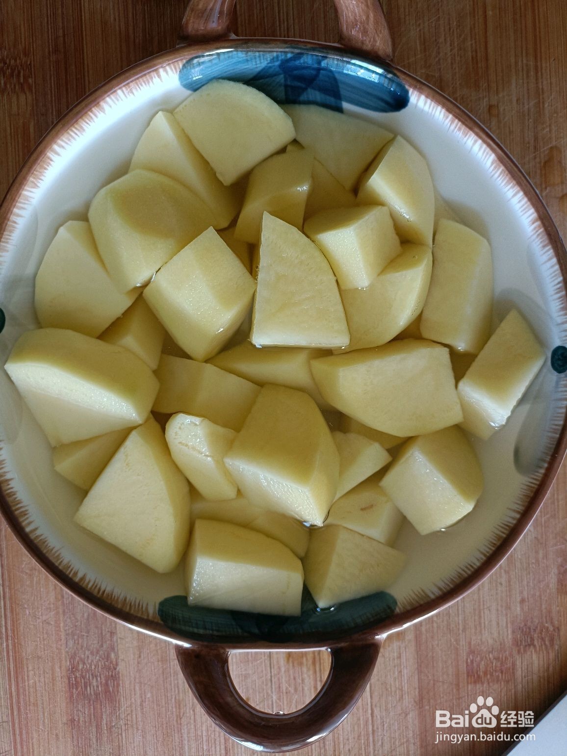 鸡腿炖土豆的做法