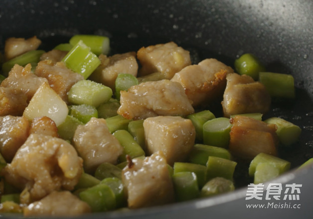 芦笋炒里脊的做法