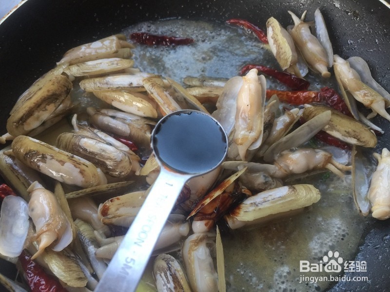 怎么做麻辣葱姜炒蛏子