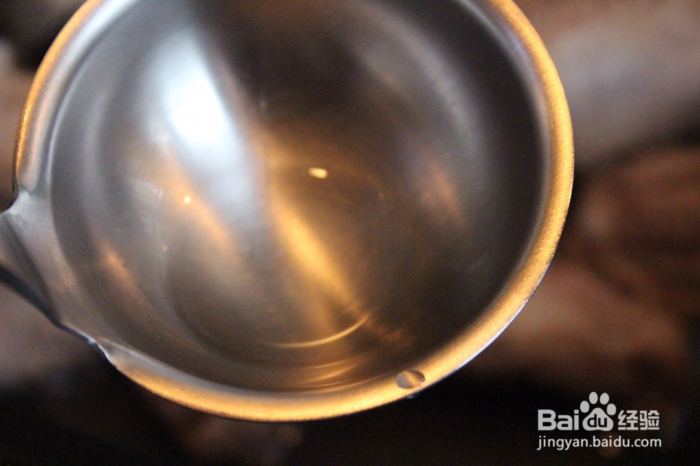 如何做玉米胡萝卜排骨汤？