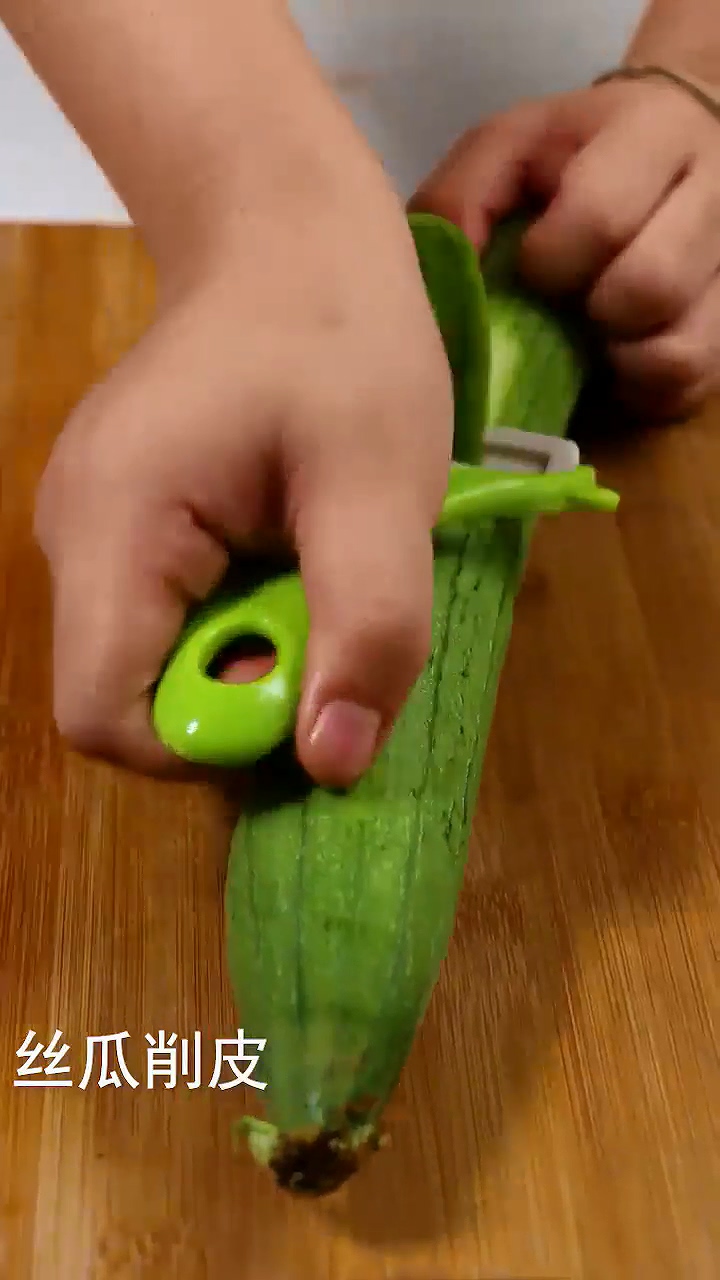 怎样做小炒丝瓜荷包蛋