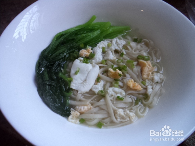 美味的汤面合一--咸蛋芥菜汤面